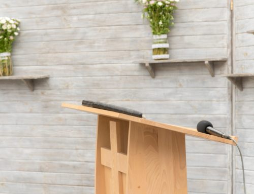 Choosing an Officiant for the Funeral Service
